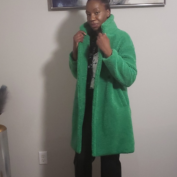 New York's Finest Teddy Coat - Picture 4 of 4